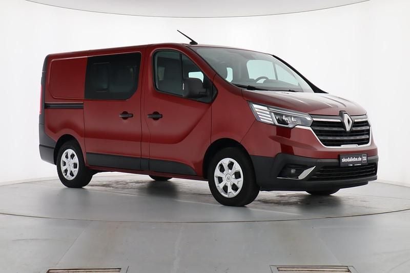 Gebraucht Renault Trafic 150 PS (110 kW) 2022 Karminrot Van / Kleinbus