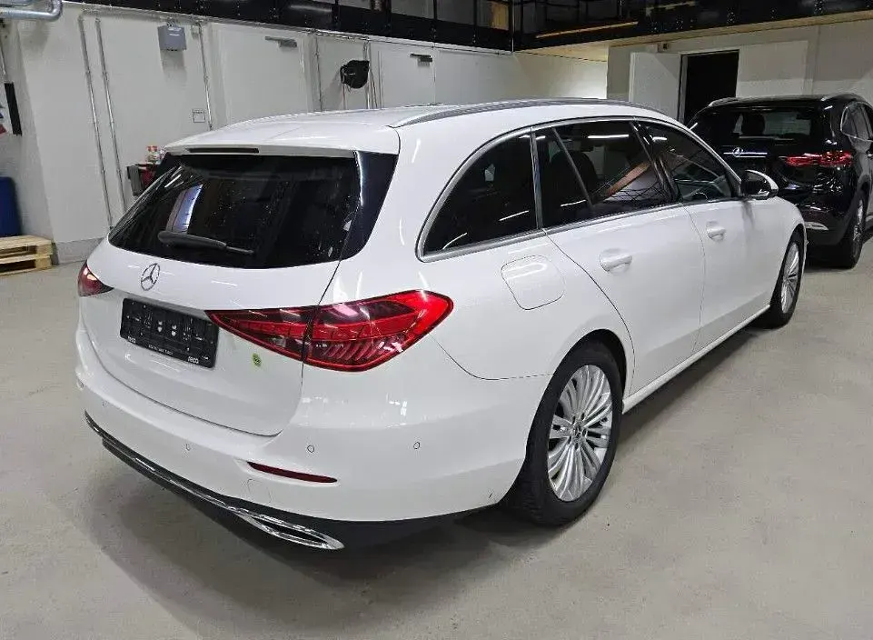 Gebraucht Mercedes 200 186 PS (136 kW) 2023 Weiß Limousine