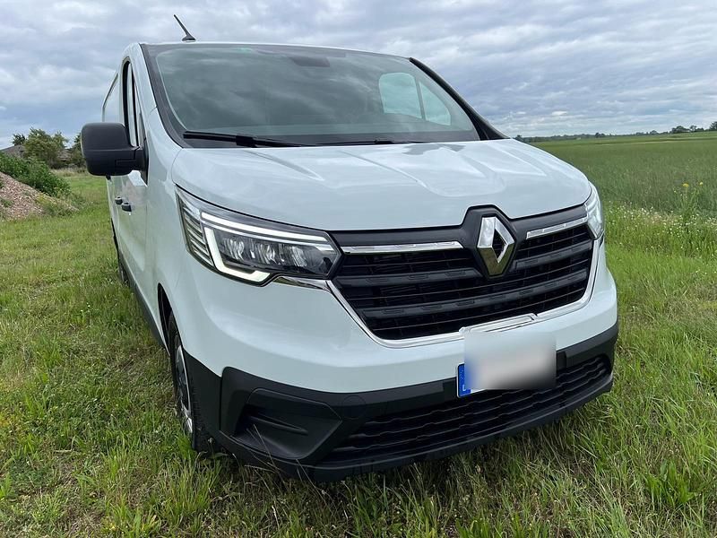 Gebraucht Renault Trafic 150 PS (110 kW) 2023 Weiß Van / Kleinbus