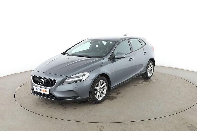 Gebraucht Volvo V40 Momentum 152 PS (111 kW) 2017 Grau Kombi