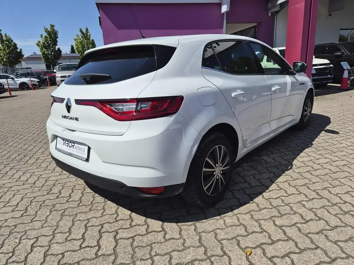 Gebraucht Renault Mégane IV LIMITED 140 PS (102 kW) 2019 Gletscherweiß Limousine