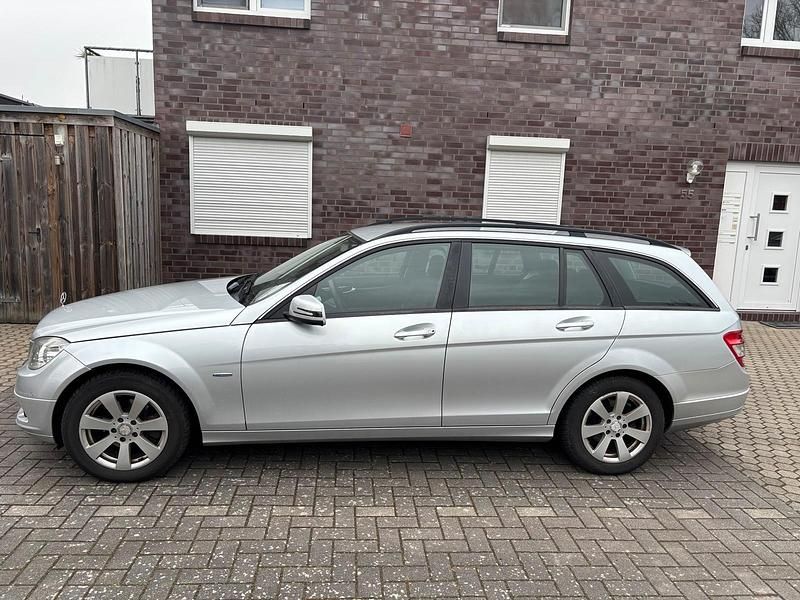 Gebraucht Mercedes C200 136 PS (100 kW) 2010 Silber Kombi