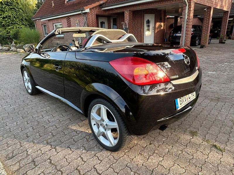 Gebraucht Opel Tigra 90 PS (66 kW) 2008 Schwarz Cabrio