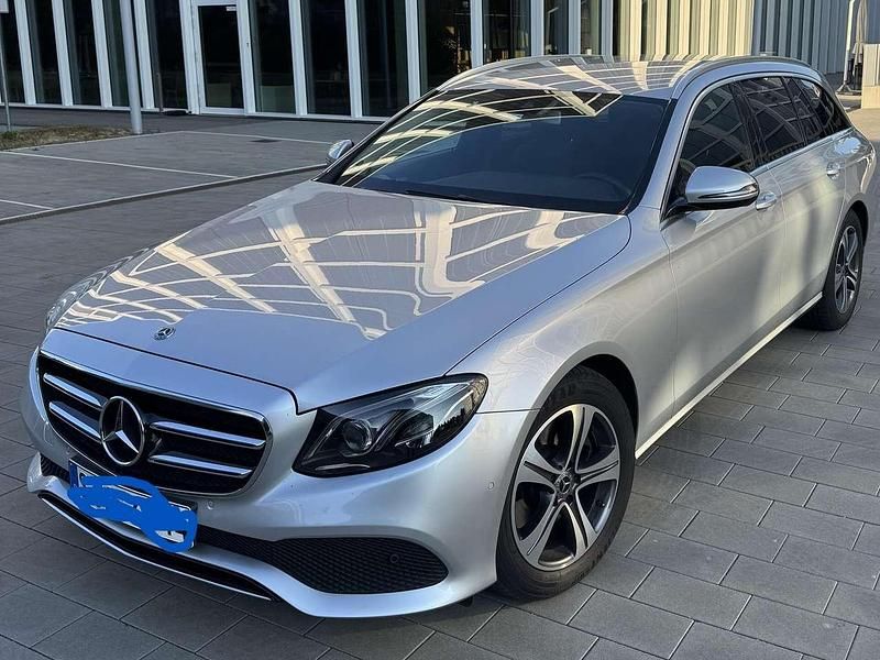Gebraucht 2020 Mercedes E200 Avantgarde Kombi | 25.500 € (Guter Preis) - Bild 1/4