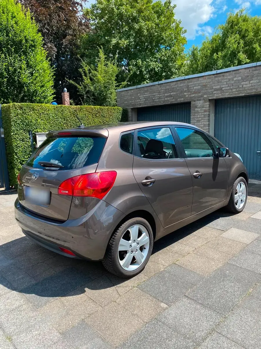 Gebraucht Kia Venga Spirit 125 PS (91 kW) 2014 Braun Kleinwagen