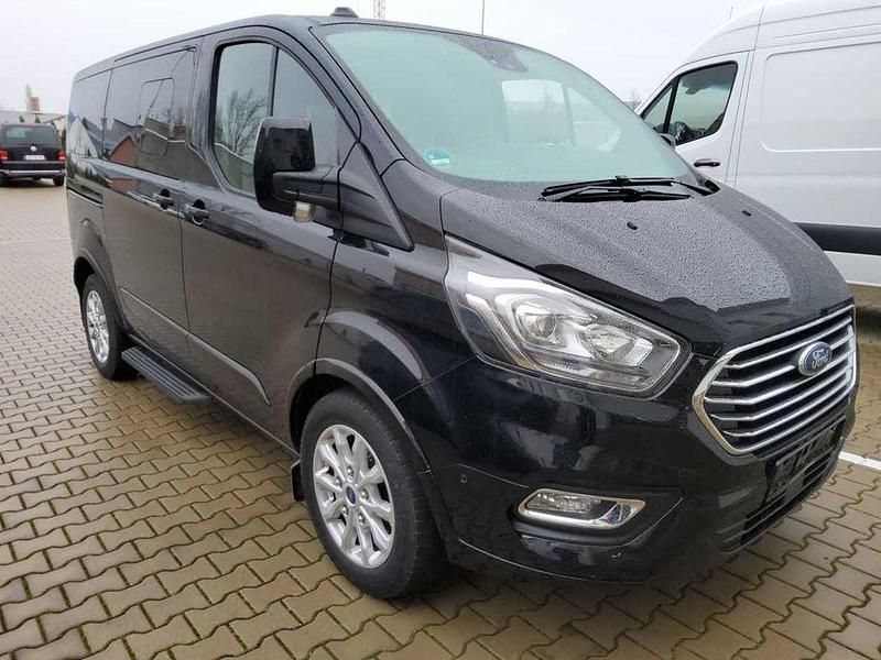 Gebraucht Ford Tourneo Titanium 131 PS (96 kW) 2020 Schwarz Van / Kleinbus