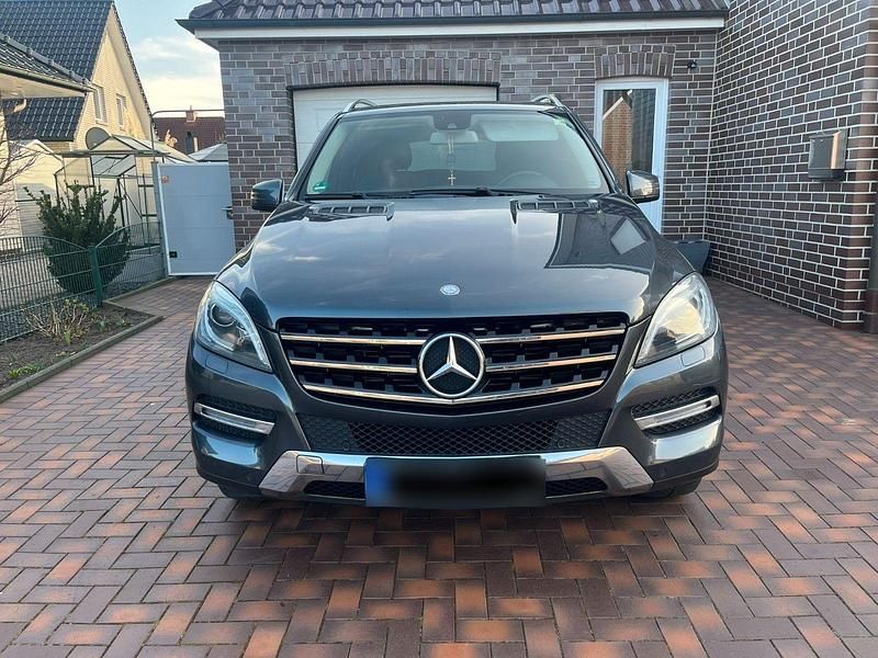 Gebraucht Mercedes ML350 258 PS (189 kW) 2014 Grau SUV