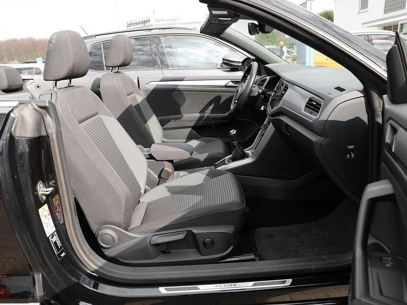 Gebraucht VW T-Roc Cabriolet Active 110 PS (80 kW) 2021 Deep black perleffekt Cabrio