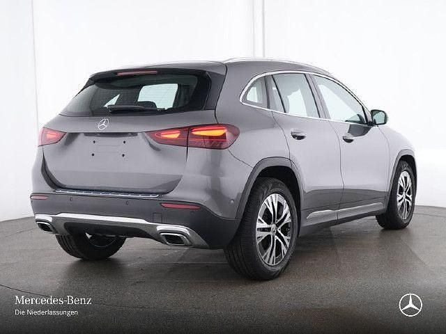 Grau Gebraucht 2024 Mercedes GLA180 Advanced SUV | 35.590 € (Fairer Preis) - Bild 1/4