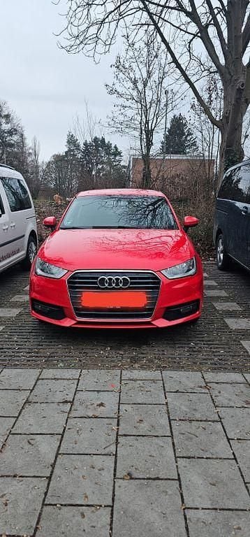 Gebraucht Audi A1 Sport 95 PS (69 kW) 2018 Rot SUV