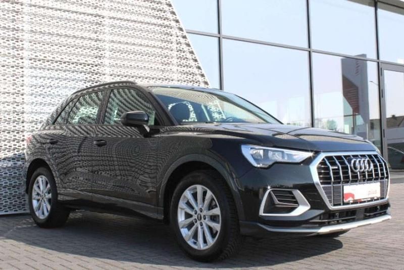 Gebraucht Audi Q3 Ambiente 150 PS (110 kW) 2022 Mythosschwarz metallic SUV