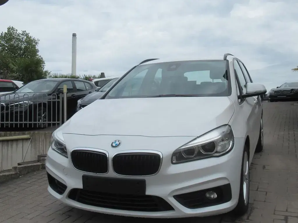 Gebraucht BMW 218 Basis 150 PS (110 kW) 2015 Weiß Limousine