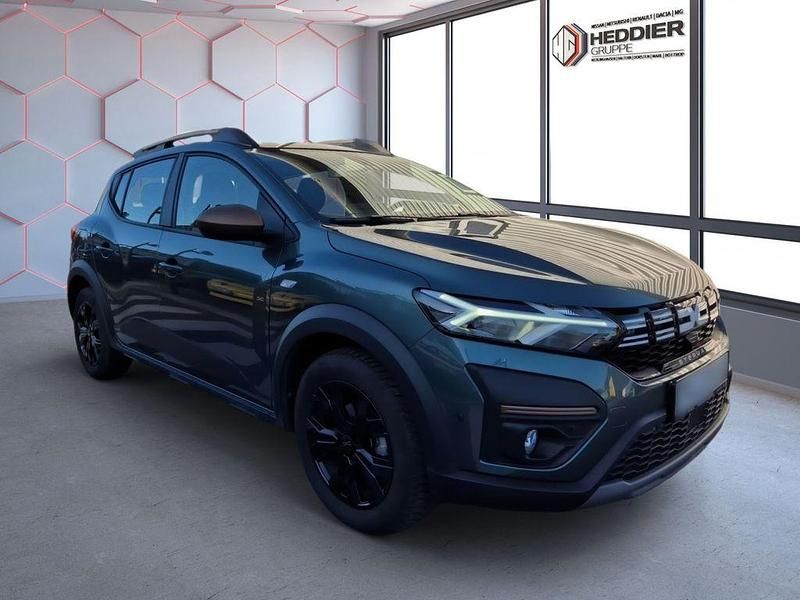 Second-hand Dacia Sandero Extreme 101 CP (74 kW) 2024 Verde SUV