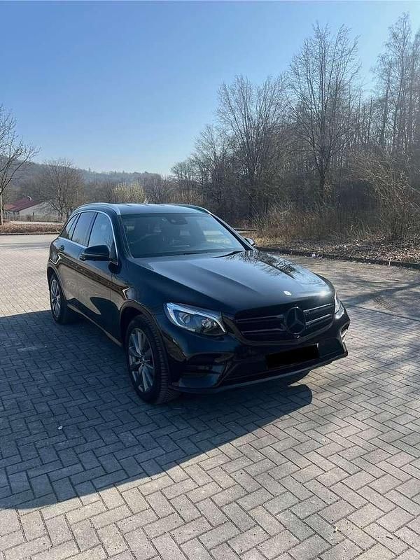 Schwarz Gebraucht 2015 Mercedes GLC250 SUV | 23.999 € (Fairer Preis) - Bild 1/4