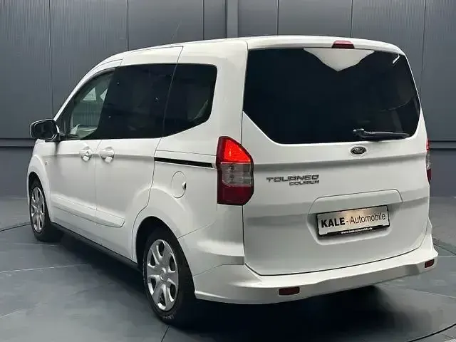 Gebraucht Ford Tourneo Courier Trend 101 PS (74 kW) 2019 Weiß Van / Kleinbus