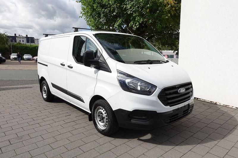 Weiß Gebraucht 2018 Ford Transit Custom Van / Kleinbus | 11.900 € - Bild 1/4