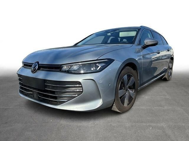 Gebraucht VW Passat Business 150 PS (110 kW) 2024 Oyster silver metallic Kombi