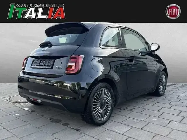 Gebraucht Fiat 500e Icon 86 kW (118 PS) 2022 Schwarz Kleinwagen