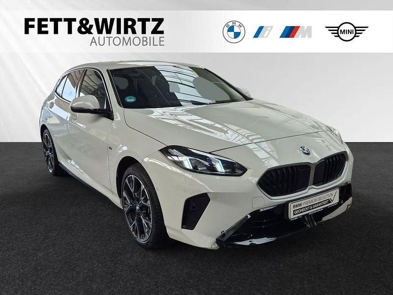 Alpinweiss Gebraucht 2024 BMW 120 M Sport Kleinwagen | 31.900 € (Guter Preis) - Bild 1/3