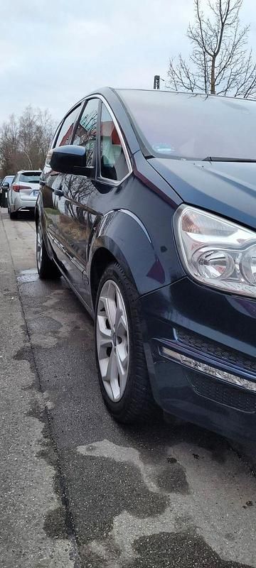 Gebraucht Ford S-MAX Champions Edition 163 PS (119 kW) 2013 Blau Van / Kleinbus