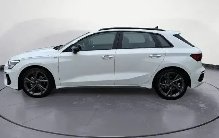 Gebraucht Audi A3 S-Line 150 PS (110 kW) 2024 Weiß Kombi