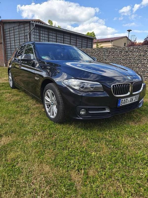 Schwarz Gebraucht 2015 BMW 525 Kombi | 13.900 € - Bild 1/4