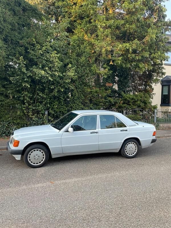 Weiß Gebraucht 1991 Mercedes 190 Limousine | 8.500 € - Bild 1/4