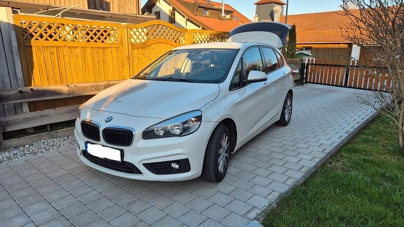 Gebraucht BMW 220 Active Tourer Advantage 192 PS (141 kW) 2015 Weiß Van / Kleinbus