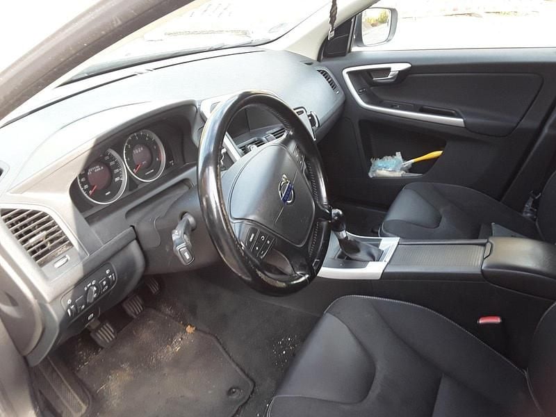 Używany Volvo XC60 163 KM (119 kW) 2011 Biały SUV