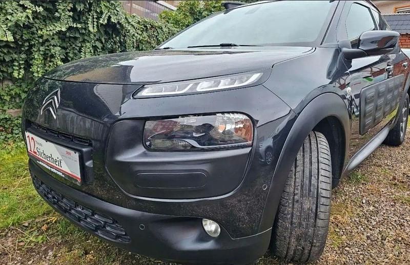 Gebraucht Citroën C4 Feel 110 PS (80 kW) 2015 Schwarz Limousine