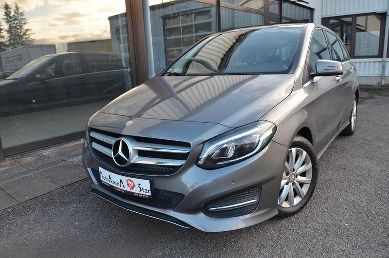 Gebraucht Mercedes B180 122 PS (89 kW) 2016 Mountaingrau  met. Van / Kleinbus
