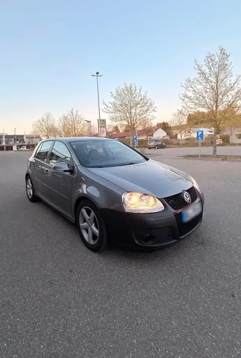 Gebraucht VW Golf V 105 PS (77 kW) 2007 Grau Kleinwagen