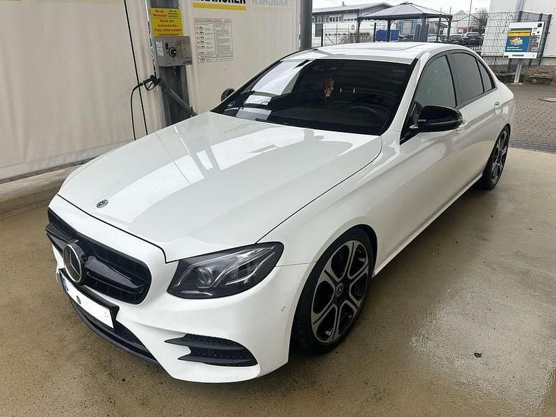 Gebraucht Mercedes E300 245 PS (180 kW) 2017 Polarweiss  unilack Limousine