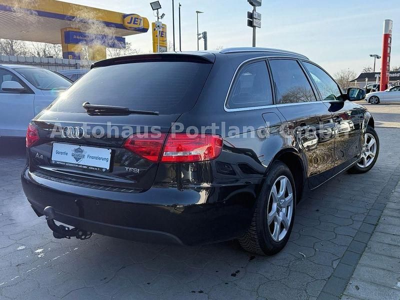 Gebraucht Audi A4 Attraction 120 PS (88 kW) 2011 Schwarz Kombi