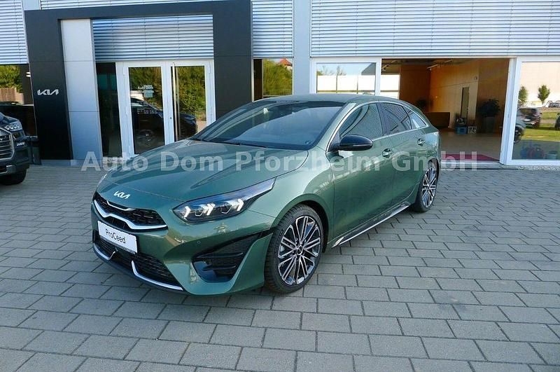 Grün Neu 2025 Kia ProCeed GT-Line Kleinwagen | 32.780 € - Bild 1/4
