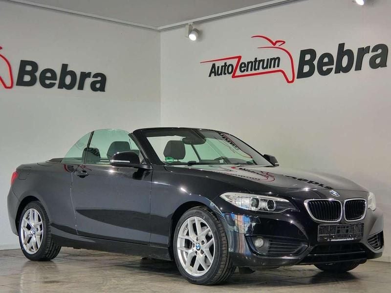 Gebraucht BMW 220 Advantage 190 PS (139 kW) 2016 Saphirschwarz Cabrio