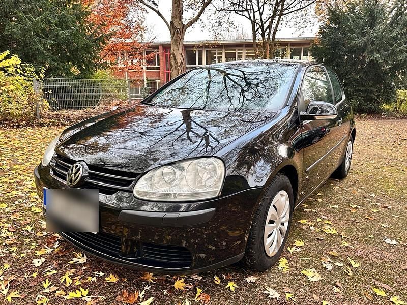 Schwarz Gebraucht 2005 VW Golf IV Kleinwagen | 950 € (Superpreis) - Bild 1/4