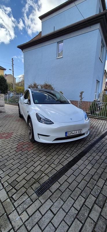 Gebraucht Tesla Model Y 250 kW (340 PS) 2023 Weiß SUV