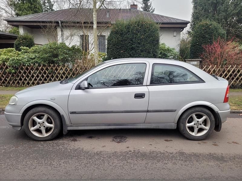 Gebraucht Opel Astra 75 PS (55 kW) 1998 Silber Coupé