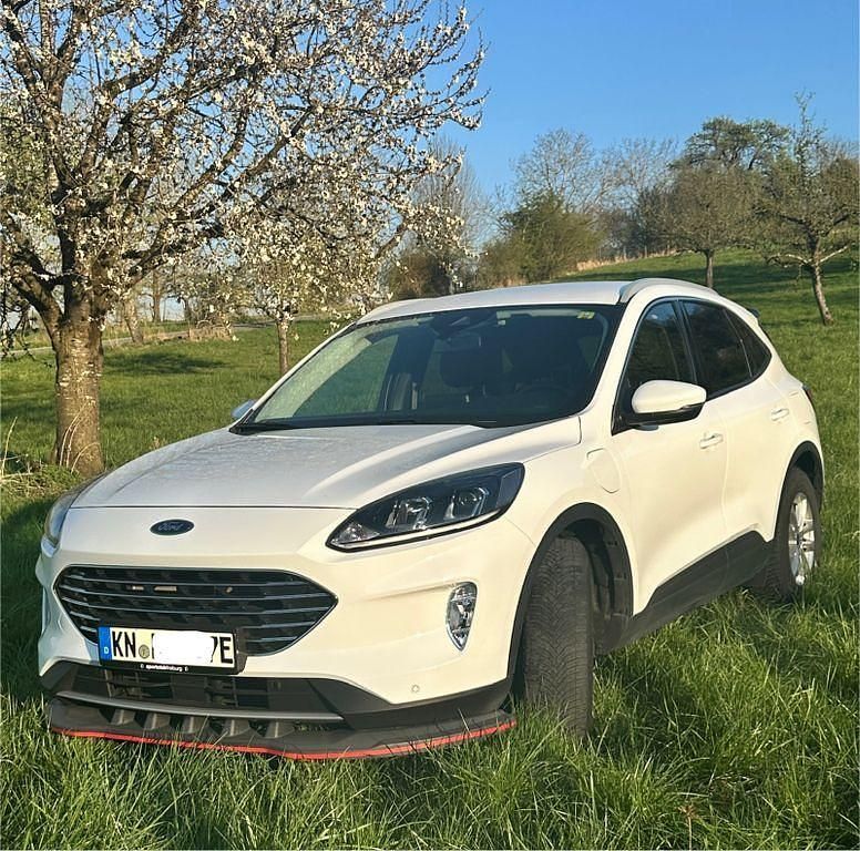Gebraucht Ford Kuga Titanium 224 PS (164 kW) 2022 Weiß SUV