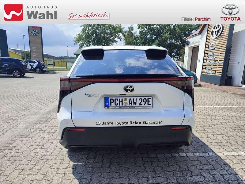 Gebraucht Toyota bZ4X Comfort 150 kW (204 PS) 2023 Platinumweiss SUV