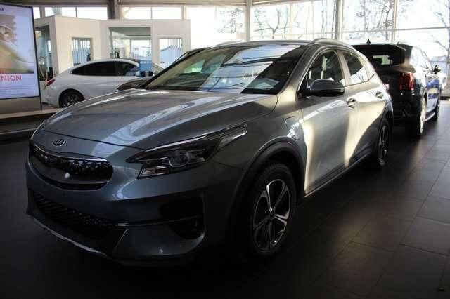 Silber metallic Gebraucht 2020 Kia XCeed Vision SUV | 22.090 € (Teuer) - Bild 1/4