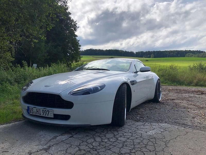 Gebraucht Aston Martin V8 Vantage 385 PS (283 kW) 2007 Weiß Coupé