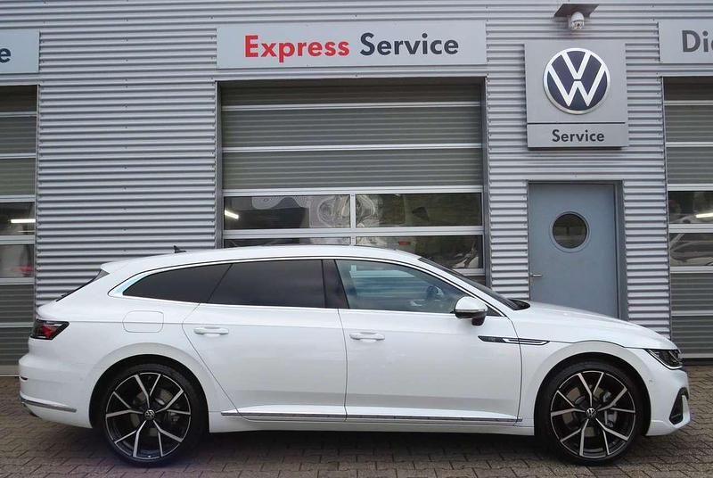 Oryxweiß perlmutteffekt Gebraucht 2024 VW Arteon R-line Kombi | 44.900 € (Etwas zu teuer) - Bild 1/4