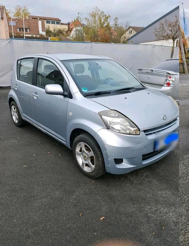 Gebraucht Daihatsu Sirion 91 PS (66 kW) 2008 Silber Kleinwagen