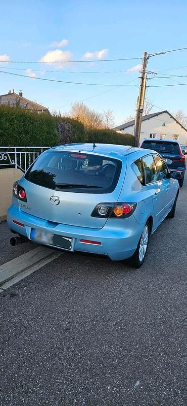 Gebraucht Mazda 3 105 PS (77 kW) 2007 Blau Kleinwagen
