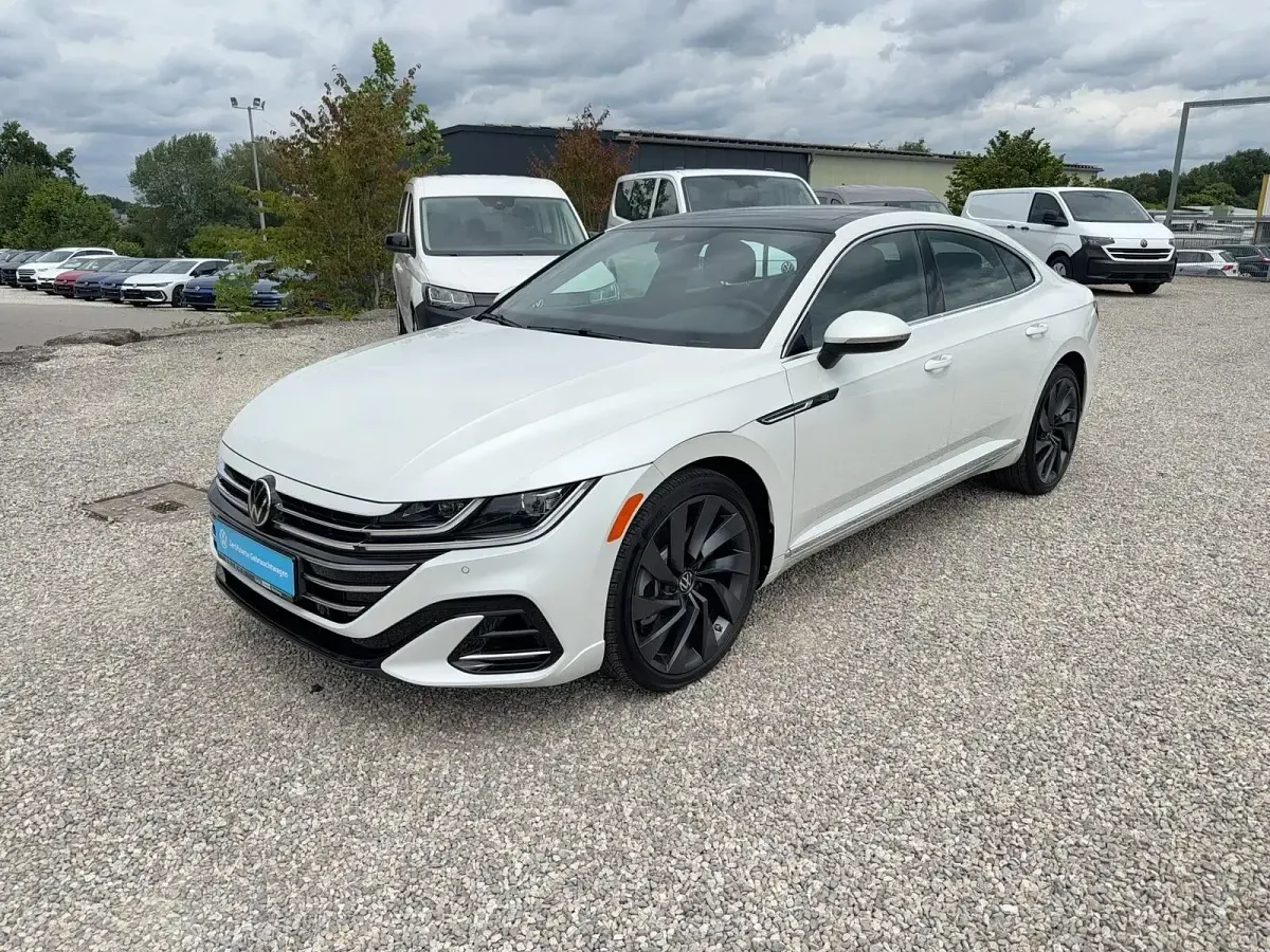 Neu VW Arteon Basis 305 PS (224 kW) 2025 Oryxweiß perlmutteffekt Kombi