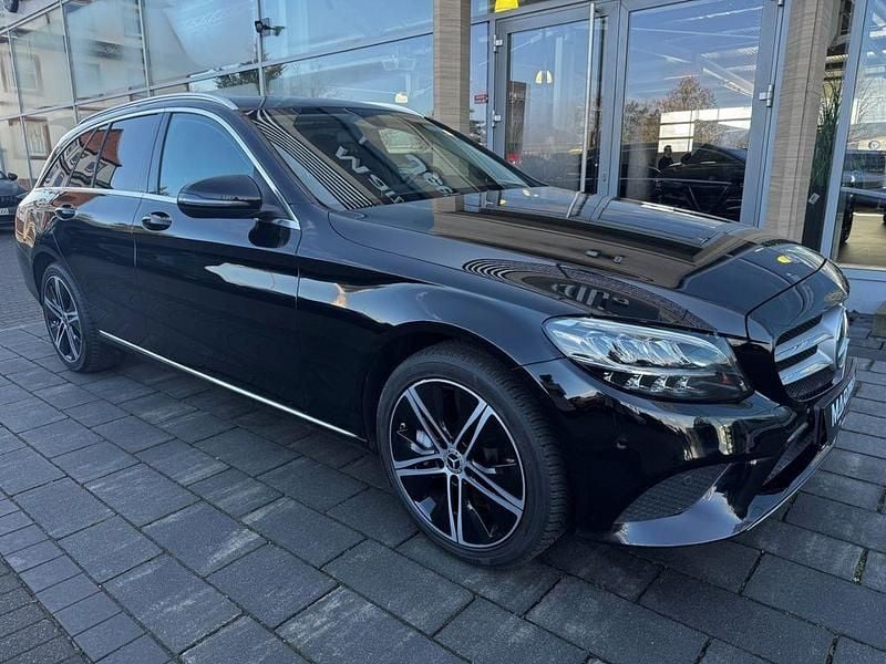 Gebraucht Mercedes C300e 320 PS (235 kW) 2020 Schwarz Kombi