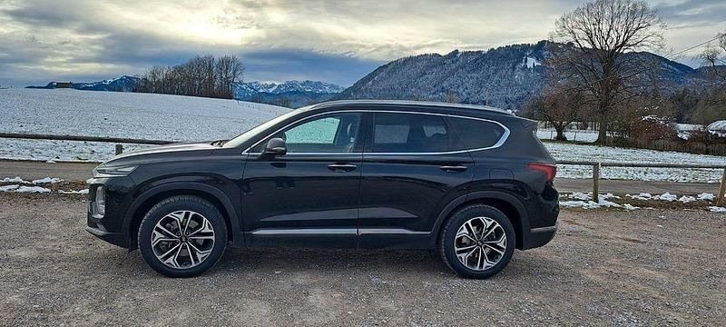 Schwarz Gebraucht 2018 Hyundai Santa Fe Premium SUV | 25.600 € (Fairer Preis) - Bild 1/4