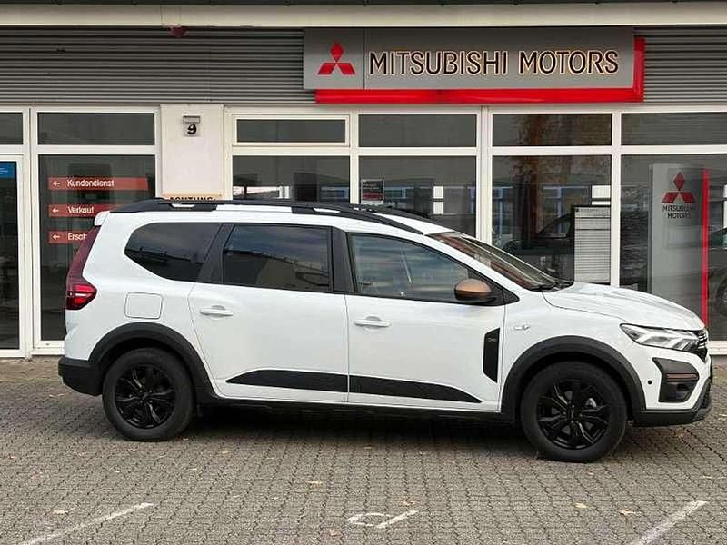 Gebraucht Dacia Jogger 141 PS (103 kW) 2023 Weiß Van / Kleinbus